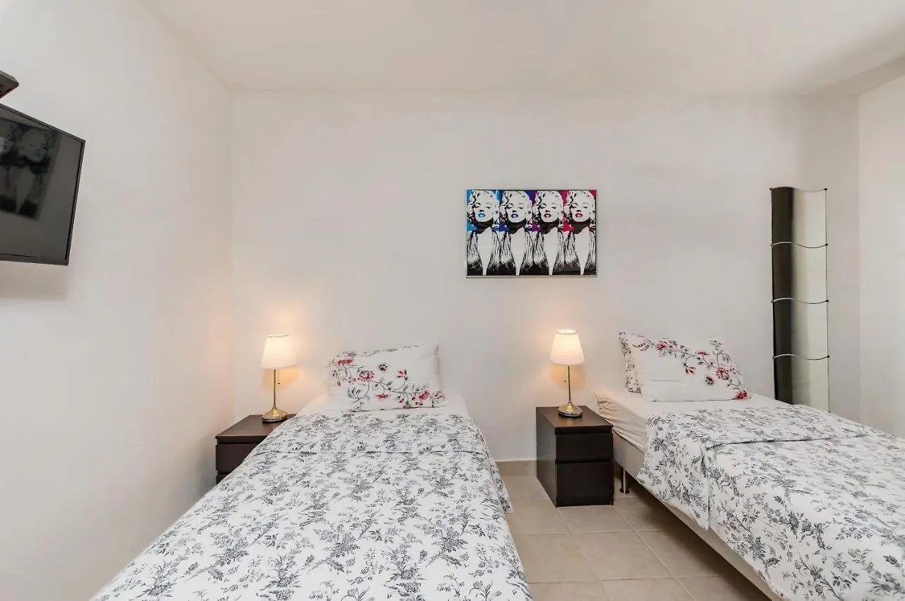 Flor Del Mar Condo Punta Cana Beachfront Appart hôtel